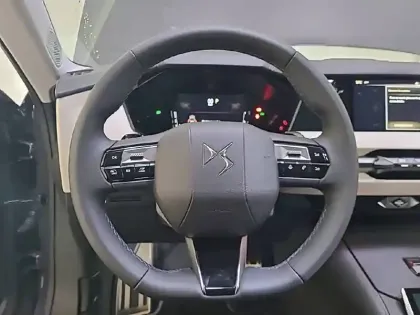 Photo 8 DS DS 4 N°4 Hybride 145 e-DCT6