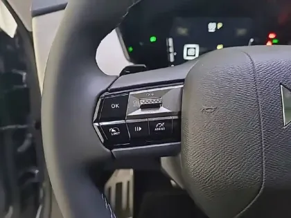 Photo 23 DS DS 4 N°4 Hybride 145 e-DCT6