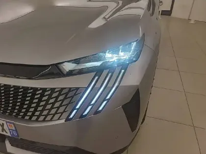 Photo 15 Peugeot 3008  Hybrid 145 e-DCS6