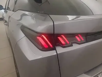 Photo 16 Peugeot 3008  Hybrid 145 e-DCS6