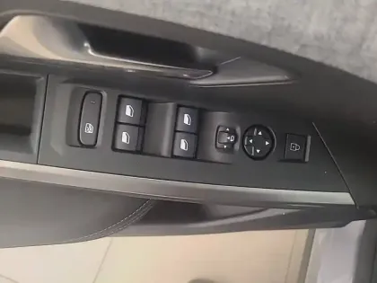 Photo 19 Peugeot 3008  Hybrid 145 e-DCS6