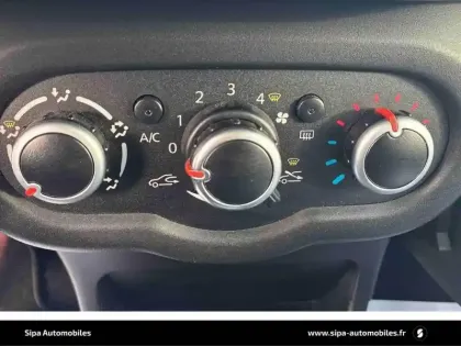 Photo 27 Renault Twingo Gén. III (C07) Ph1 Zen 5