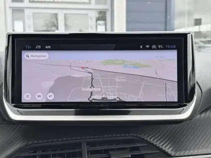 Photo 76 Peugeot 2008  PureTech 130 S&S EAT8