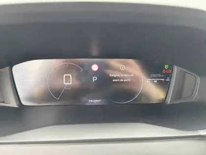 Photo 63 Peugeot 2008  PureTech 130 S&S EAT8