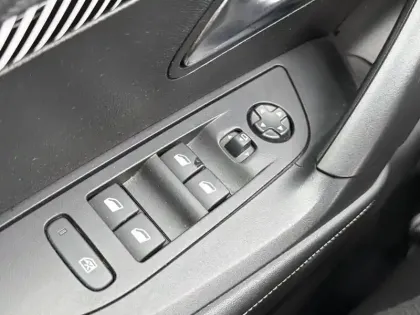 Photo 52 Peugeot 2008  PureTech 130 S&S EAT8