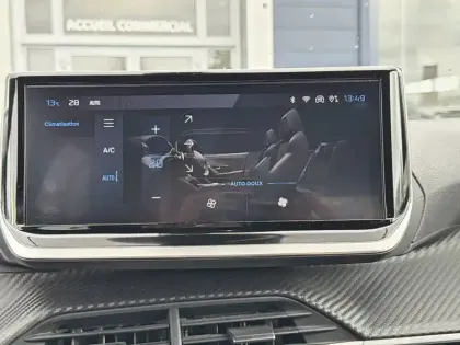 Photo 74 Peugeot 2008  PureTech 130 S&S EAT8