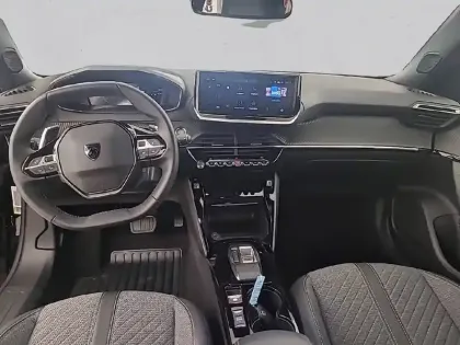 Photo 88 Peugeot 2008  PureTech 130 S&S EAT8