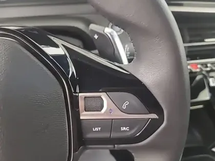 Photo 101 Peugeot 2008  PureTech 130 S&S EAT8