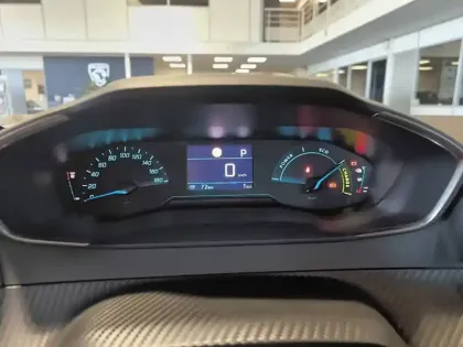 Photo 9 Peugeot 208  Electrique 50 kWh 136ch