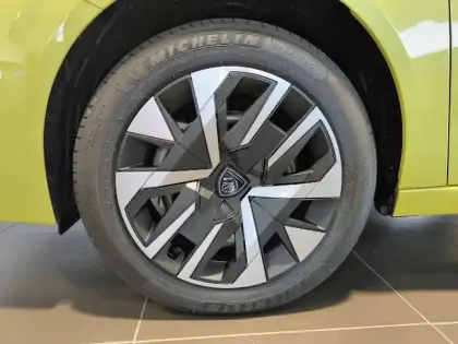 Photo 12 Peugeot 208  Electrique 50 kWh 136ch