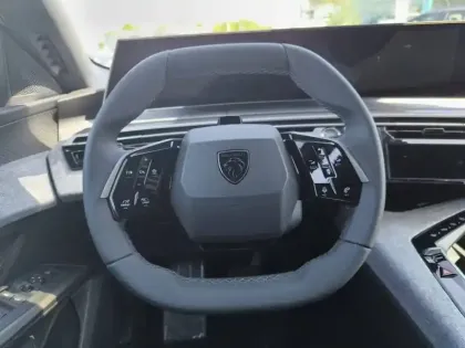 Photo 8 Peugeot 3008  Electrique 210 ch 73 kWh