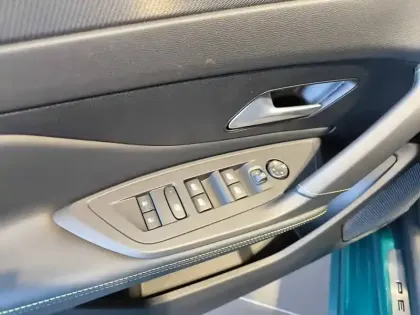 Photo 18 Peugeot 308  Electrique 55 kWh 156ch