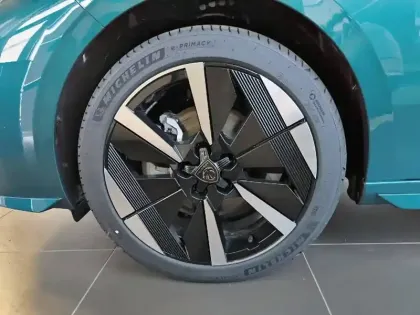 Photo 12 Peugeot 308  Electrique 55 kWh 156ch