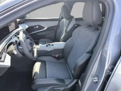 Photo 31 Peugeot 5008  Hybrid 145 ch e-DCS6