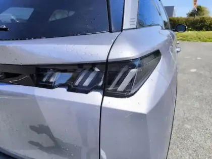 Photo 37 Peugeot 5008  Hybrid 145 ch e-DCS6