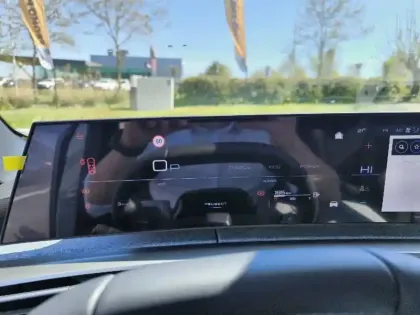 Photo 30 Peugeot 5008  Hybrid 145 ch e-DCS6