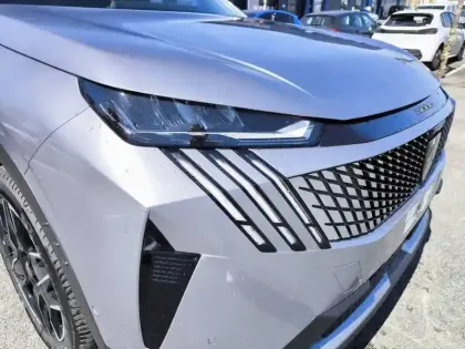 Photo 36 Peugeot 5008  Hybrid 145 ch e-DCS6