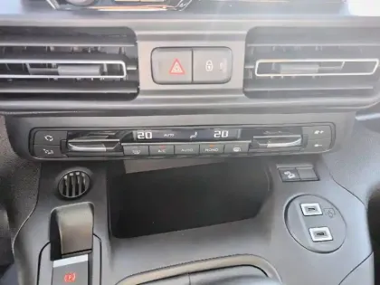 Photo 34 Peugeot Partner  FGN DIESEL 100 CH M MANUELLE