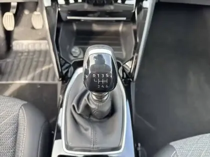 Photo 13 Peugeot 208  Turbo 100 ch BVM6