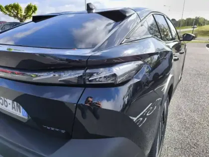 Photo 16 Peugeot 408  Hybrid 145 e-DCS6