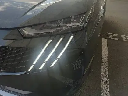 Photo 15 Peugeot 3008  Hybrid 145 e-DCS6