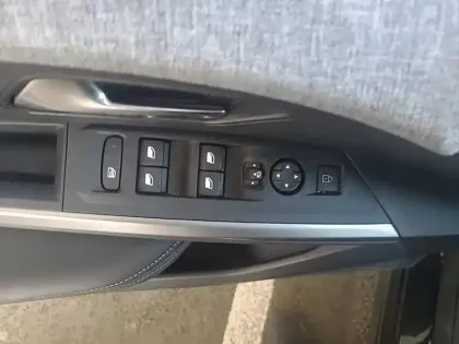 Photo 21 Peugeot 3008  Hybrid 145 e-DCS6