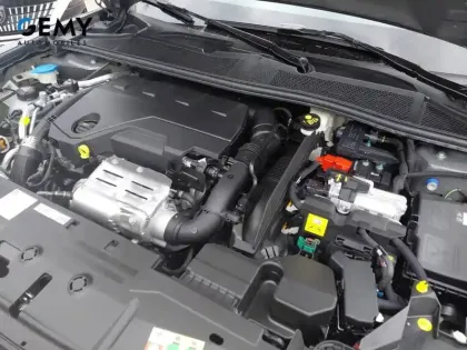 Photo 13 Peugeot 408  Plug-in Hybrid 240 ch e-DCS7