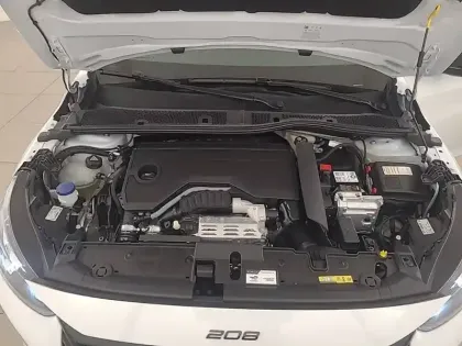 Photo 27 Peugeot 208  Hybrid 100 e-DCS6