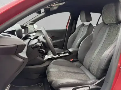 Photo 10 Peugeot 208  Hybrid 136 e-DCS6