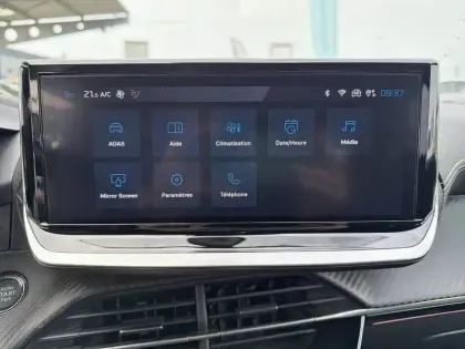 Photo 18 Peugeot 208  Hybrid 136 e-DCS6