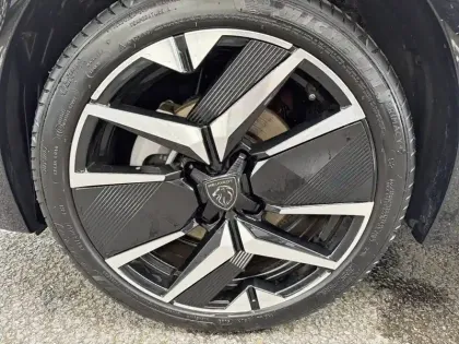 Photo 12 Peugeot 208  Hybrid 136 e-DCS6