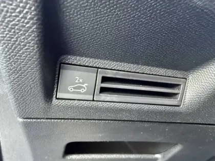 Photo 39 Peugeot 3008  Electrique 210 ch 73 kWh