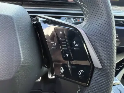 Photo 35 Peugeot 3008  Electrique 210 ch 73 kWh