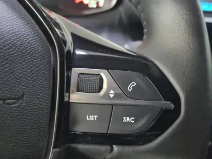 Photo 83 Peugeot 208  PureTech 75 S&S BVM5