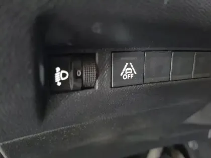 Photo 84 Peugeot 208  PureTech 75 S&S BVM5