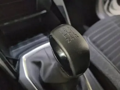 Photo 69 Peugeot 208  PureTech 75 S&S BVM5