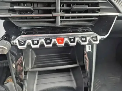 Photo 49 Peugeot 208  PureTech 75 S&S BVM5