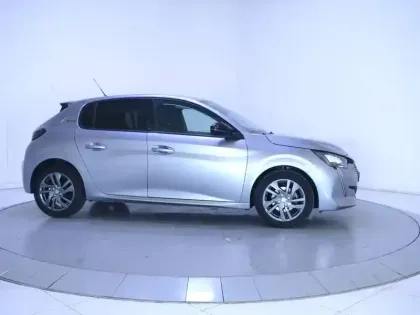 Photo 59 Peugeot 208  PureTech 75 S&S BVM5