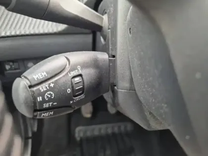 Photo 46 Peugeot 208  PureTech 75 S&S BVM5