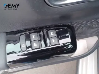 Photo 12 Citroën C3 Gén. III Ph2 Saint James 5