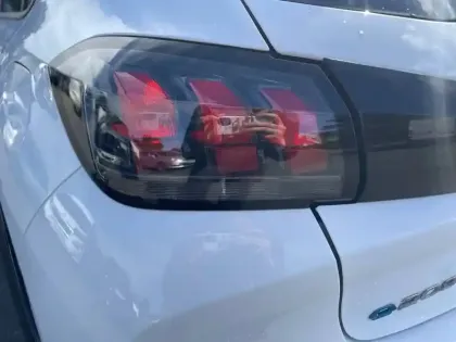 Photo 16 Peugeot 208  Electrique 50 kWh 136ch