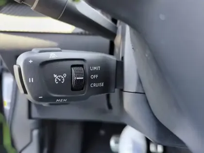 Photo 37 Peugeot 2008  Electrique 54 kWh 156 ch