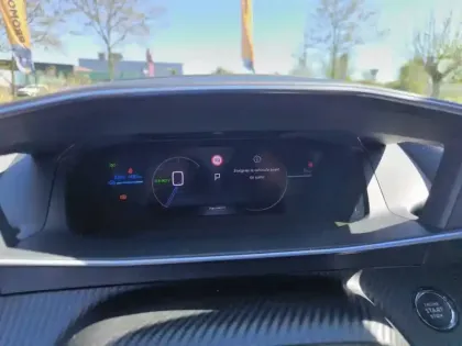 Photo 29 Peugeot 2008  Electrique 54 kWh 156 ch