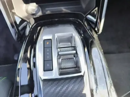 Photo 33 Peugeot 2008  Electrique 54 kWh 156 ch