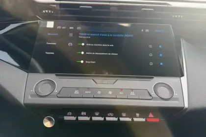 Photo 22 Peugeot 308  SW BlueHDi 130ch S&S EAT8