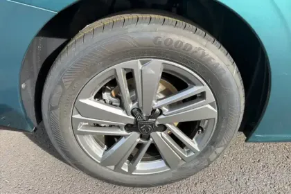 Photo 12 Peugeot 308  SW BlueHDi 130ch S&S EAT8