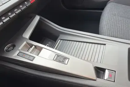 Photo 28 Peugeot 308  SW BlueHDi 130ch S&S EAT8