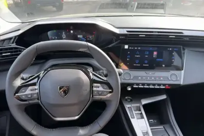 Photo 17 Peugeot 308  SW BlueHDi 130ch S&S EAT8