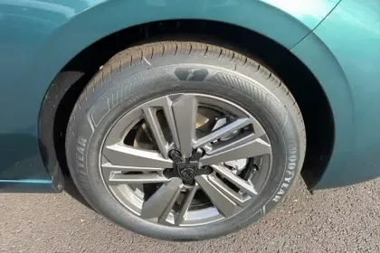 Photo 13 Peugeot 308  SW BlueHDi 130ch S&S EAT8