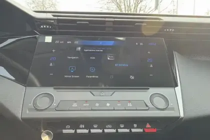 Photo 16 Peugeot 308  SW BlueHDi 130ch S&S EAT8